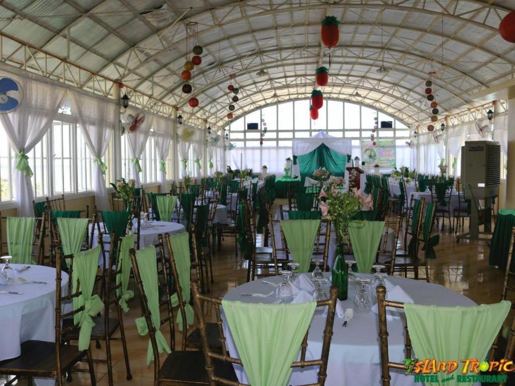 Island Tropic Hotel And Restaurant Аламинос Екстериор снимка